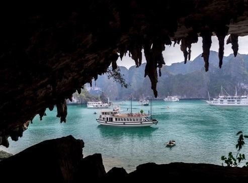 HANOI - HALONG BAY - SURPRISING CAVE - TITOP ISLAND