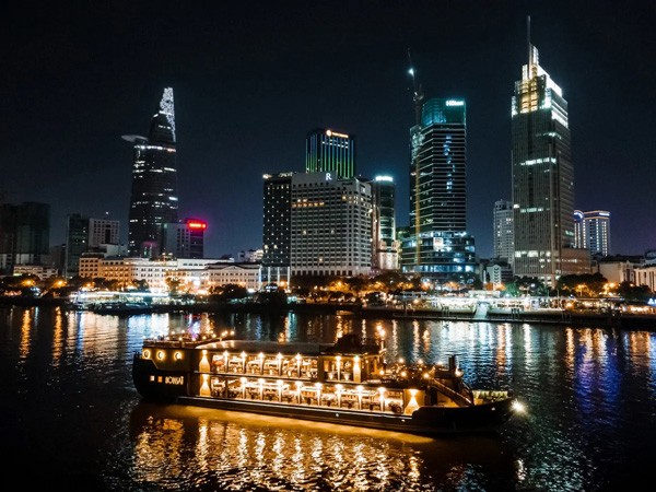 ENJOY THE NIGHT WITH A DINNER CRUISE IN HO CHI MINH CITY