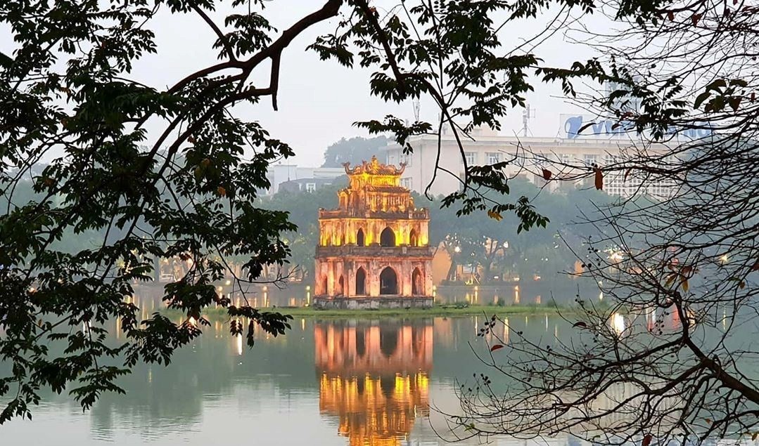 Hanoi Street Food & Heritage Road Tour on foot