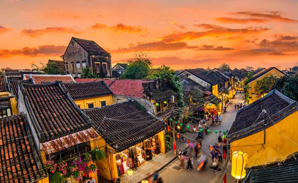 DANANG – SON TRA PENINSULA - WONDER PARK - APEC PARK - BA NA HILLS/THAN TAI MOUNTAIN – MARBLE MOUNTAIN – HOI AN