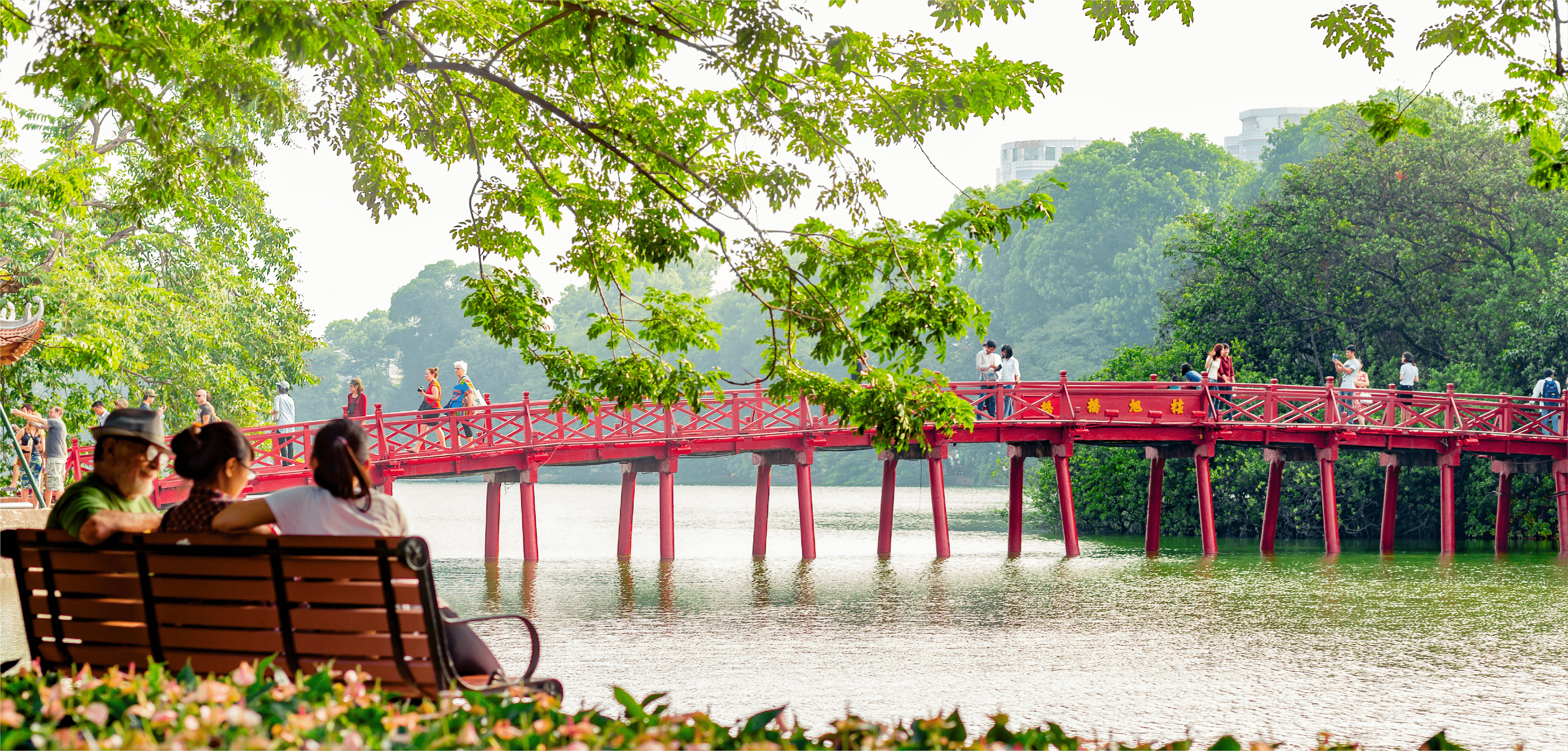 Hanoi Street Food & Heritage Road Tour on foot